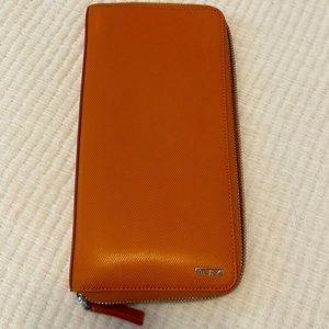 Tumi zip around travel wallet